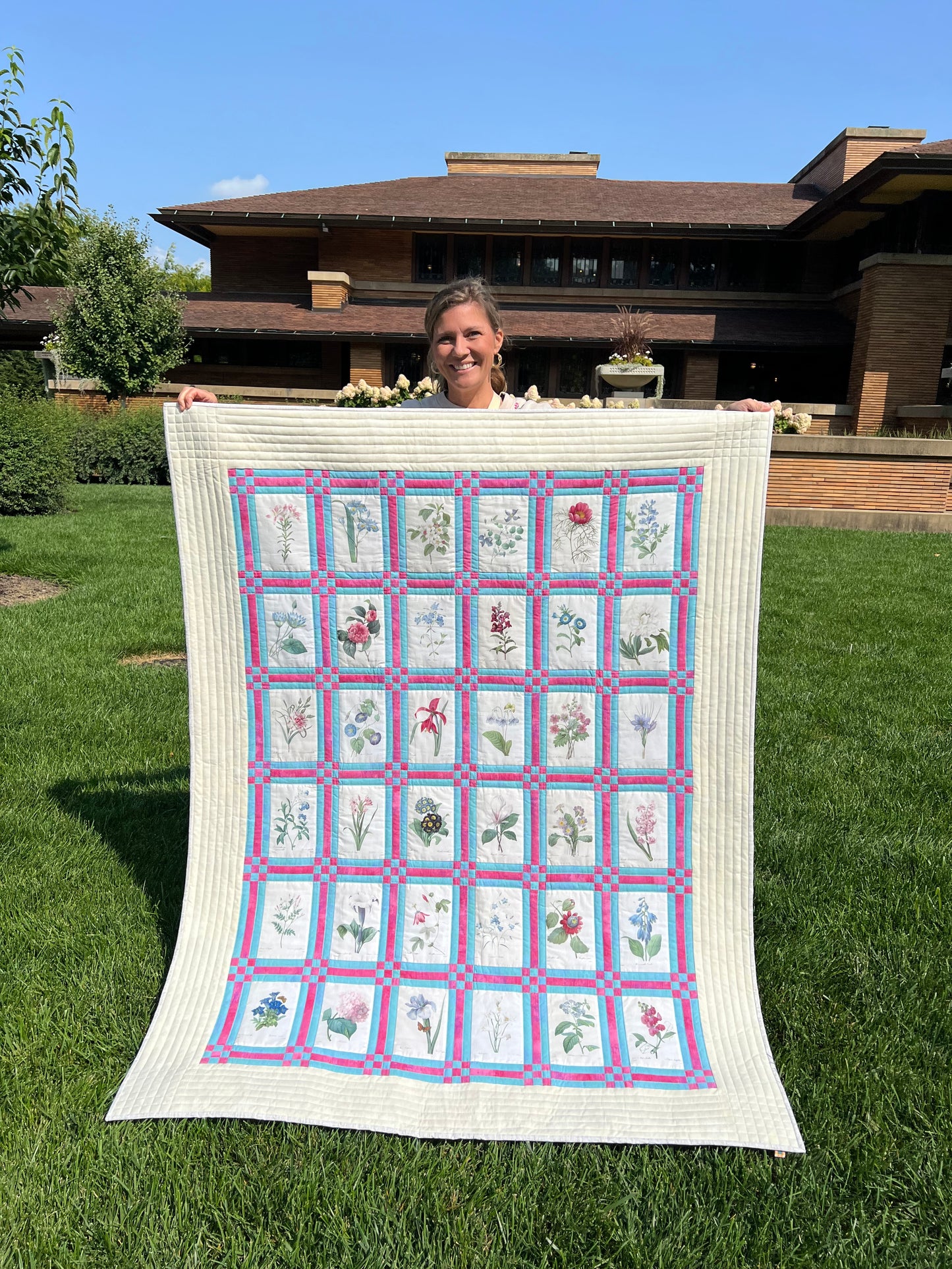 Traditional Flower Sketch Quilt